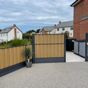 Our DuraPost Hit&Miss Vento Panel Natural  is made from galvanised steel and is available in other colours as well. This product is your sustainable choice as it is made from 50% recycled steel and is 100% recyclable at the end of its usable life.